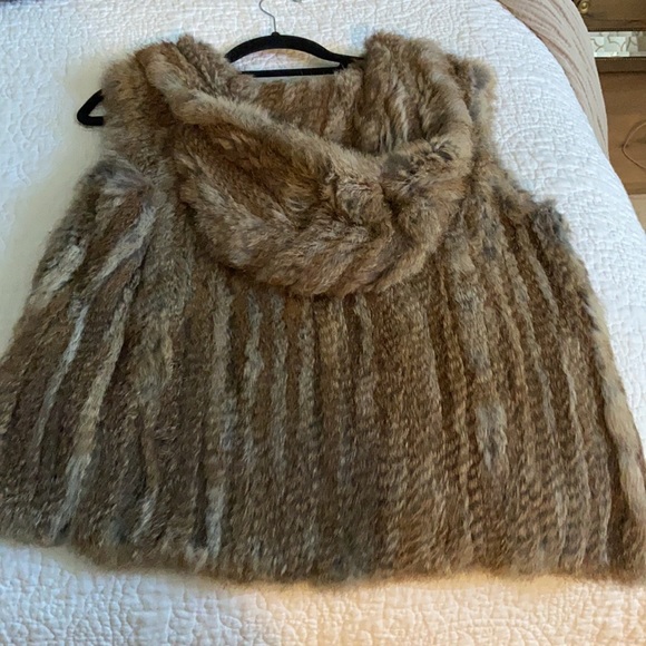 Michael Kors fur hooded vest - Picture 3 of 6